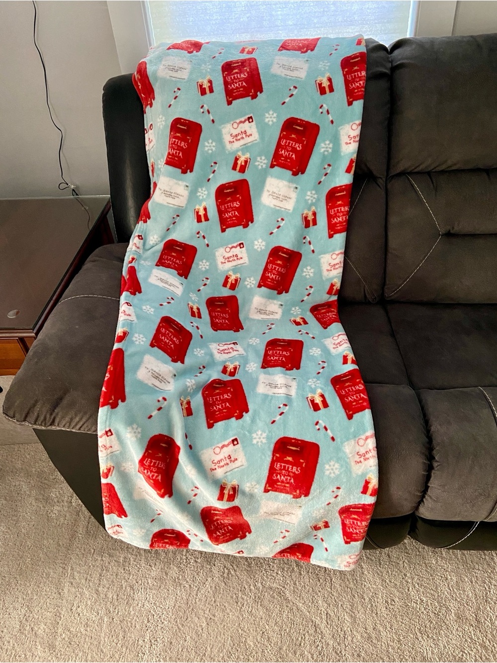 Christmas Letters to Santa Mailbox Plush Holiday Throw Blanket - Picture 10 of 10